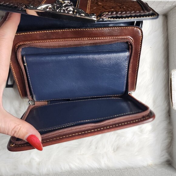 Vintage 90s MC Marc Chantal Navy and Brown Tooled Leather Crossbody bag - Picture 9 of 15